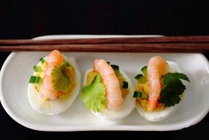 Яйца фаршированные креветками рецепт с фото пошагово