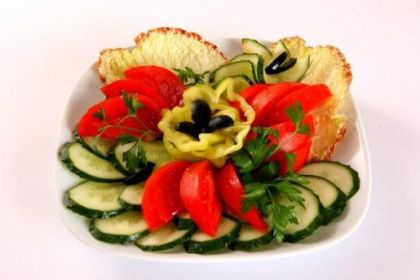 Овощной салат ассорти диетический, приготовит по рецепту